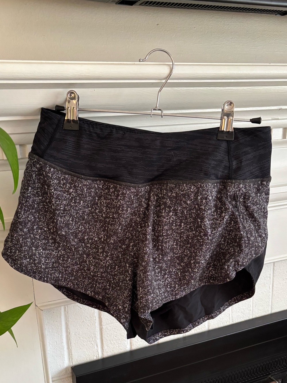 Outdoor Voices Hudson Shorts Small Speckled Black White